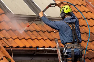Démoussage et hydrofuge de toiture à Coole